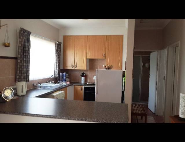 2 BEDROOM PROPERTY TO RENT IN MOOIKLOOF RIDGE ESTATE